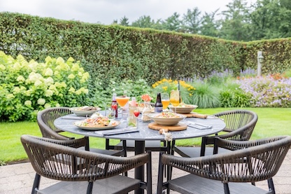 Grenzeloos lunch tafel zomer